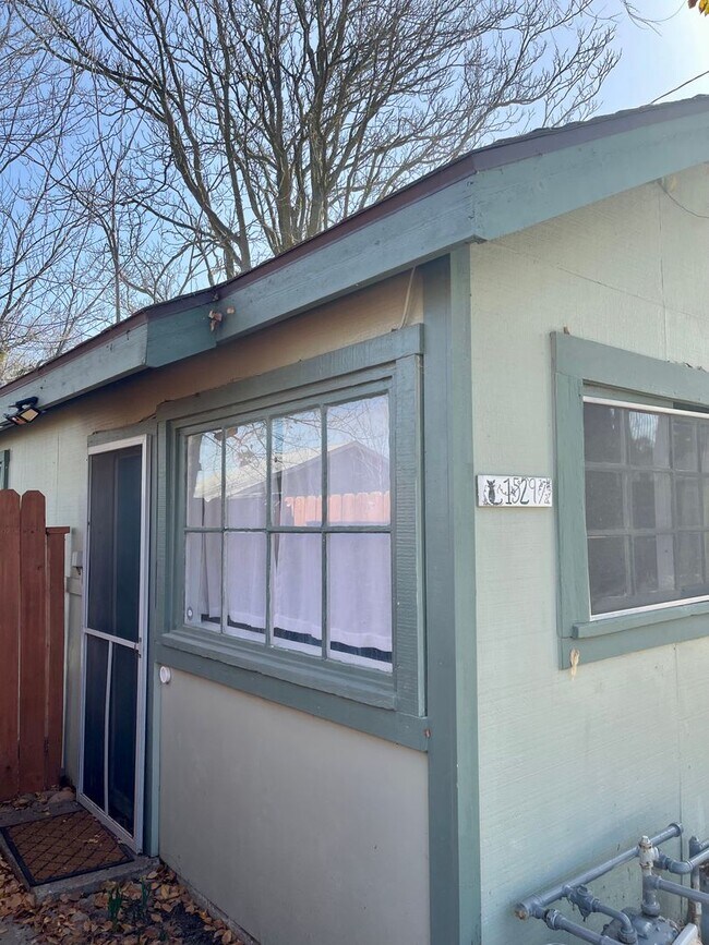 Building Photo - Charming 1B/1B Downtown Paso Robles