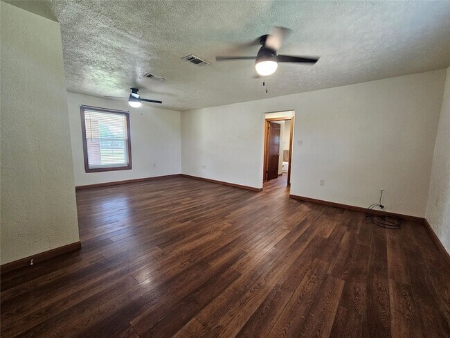 Building Photo - 2901 Ranger Hwy