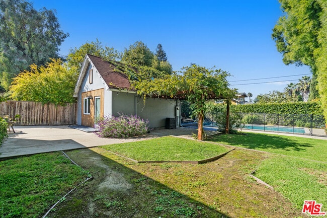 Building Photo - 949 S Muirfield Rd