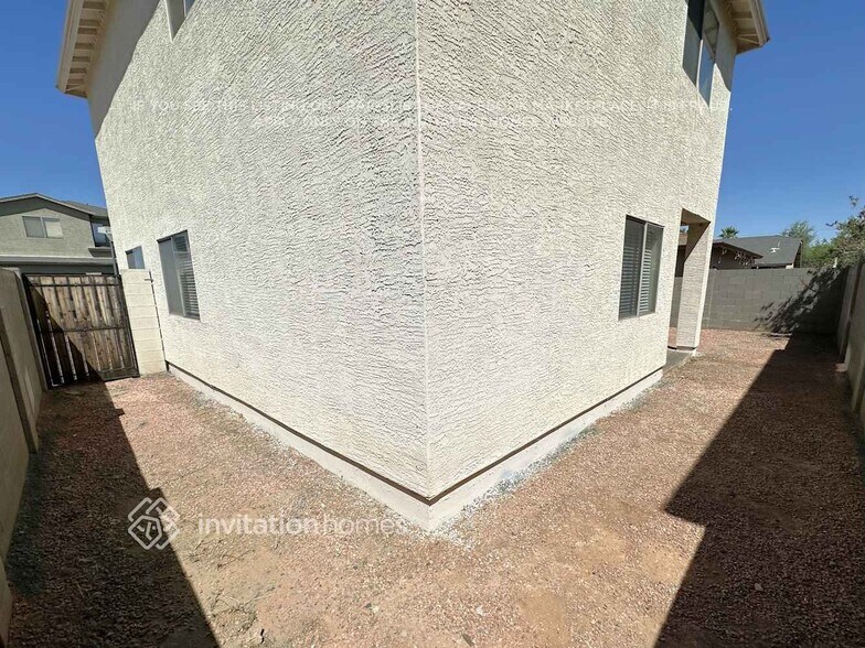 Building Photo - 7213 S 8th St