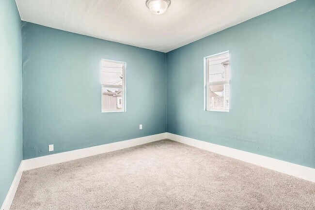 Building Photo - Updated 2BR Home in Marysville – Spacious Garage, Decks & RV Parking!