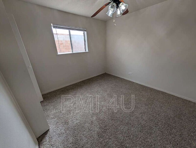 Building Photo - 118 S Main St