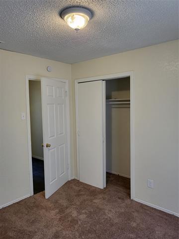 Building Photo - 1417 Laura Ln