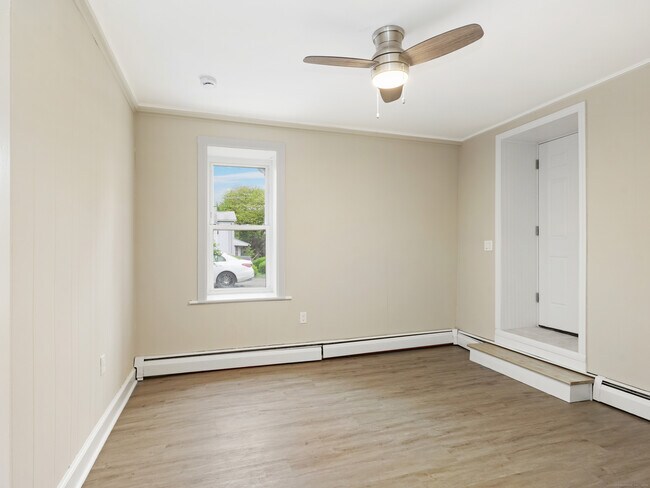 Building Photo - 333 Lenox Rd