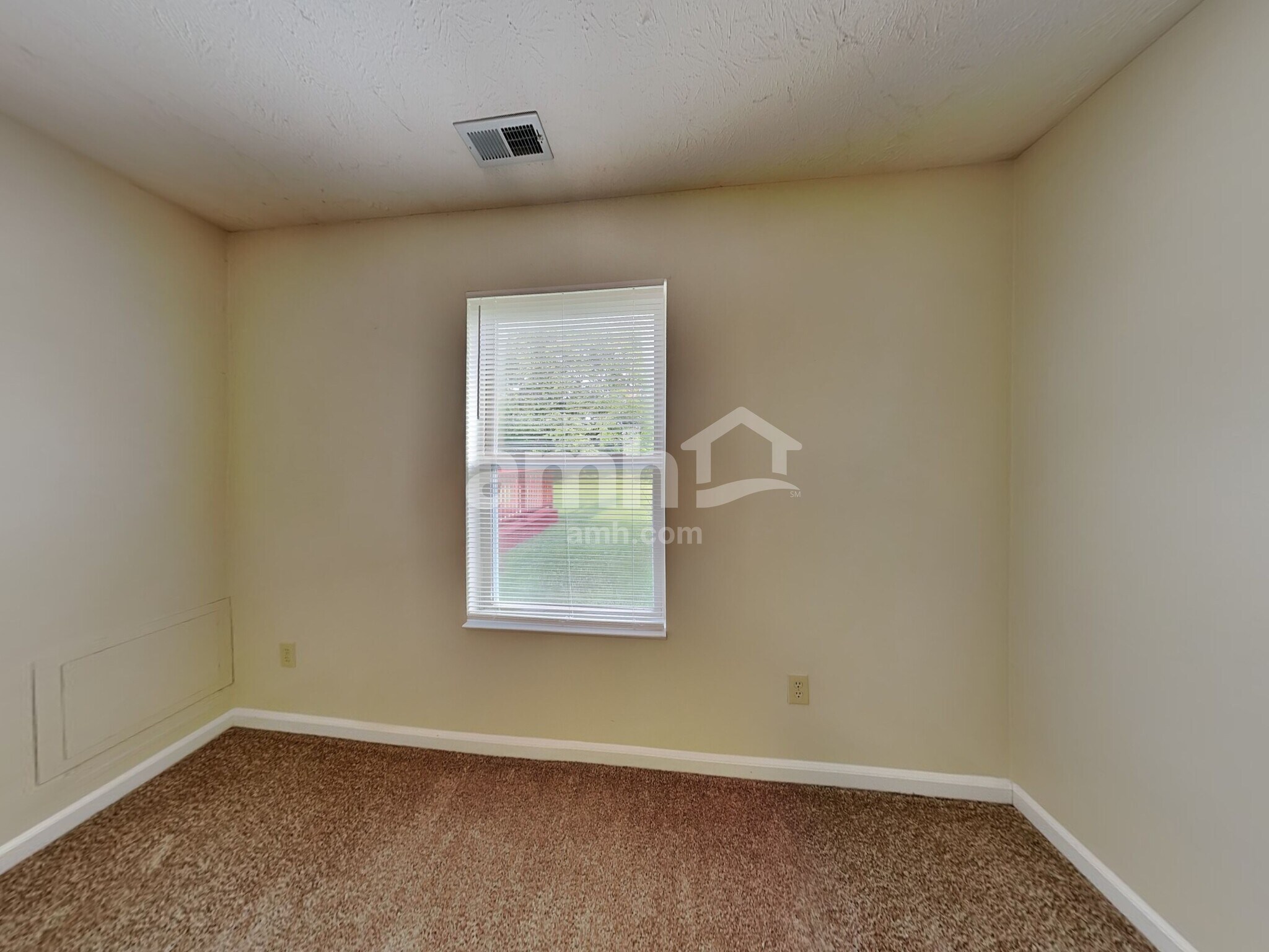 Building Photo - 17023 Puntledge Dr