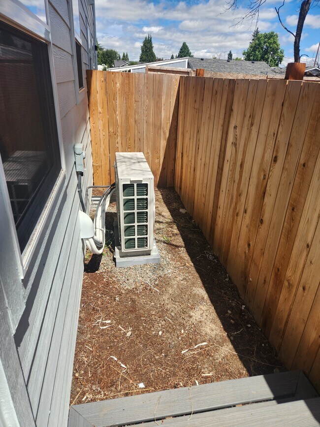 Building Photo - 5295 Chehalis Dr N