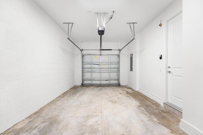 Building Photo - 4333 Efendi Dr