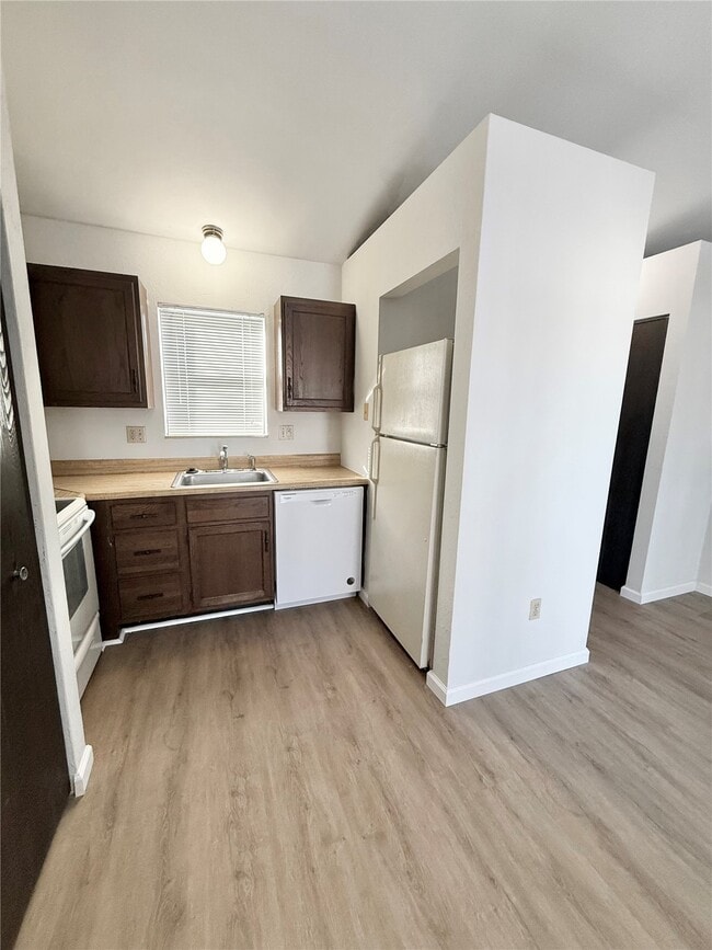 Building Photo - 83 Peachtree Ln