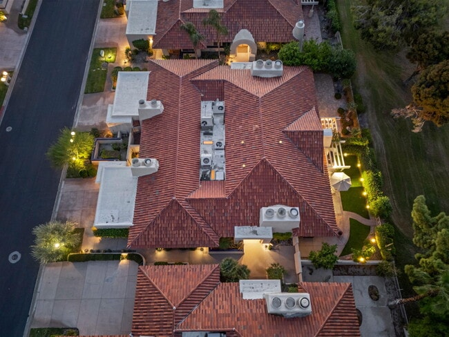 Building Photo - 47 N Kavenish Dr