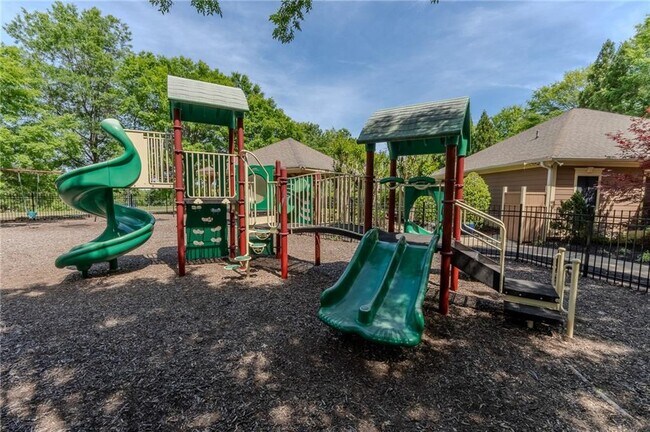 Building Photo - 165 Mansfield Dr