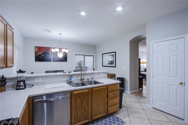 Building Photo - 6429 N Corrie Canyon St