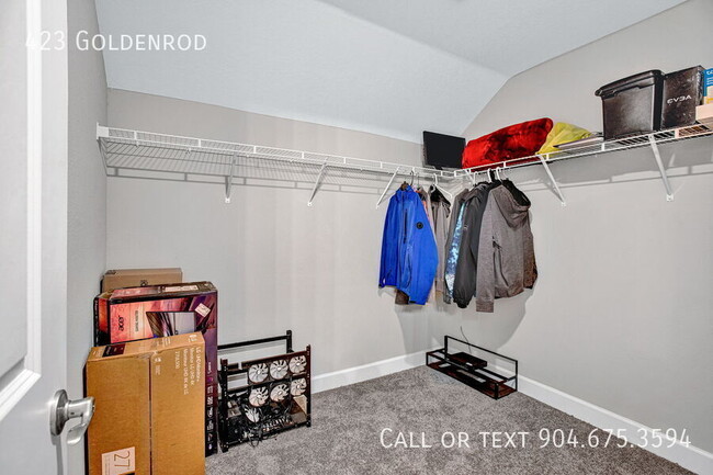Building Photo - 423 Goldenrod-