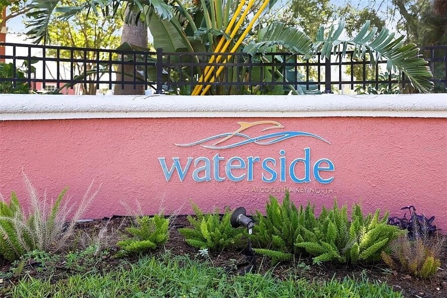 Building Photo - 3837 Pompano Dr SE