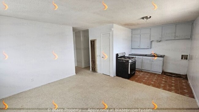 Primary Photo - 6702 NE 12th Ave