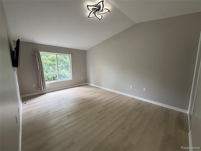 Building Photo - 758 Sandalwood Dr