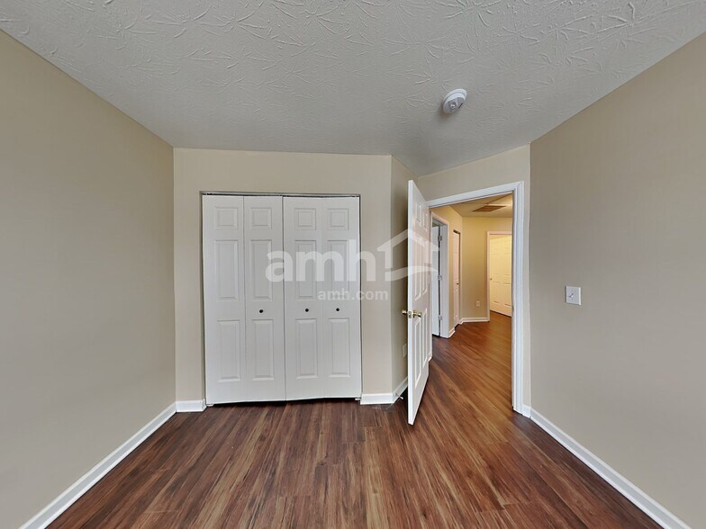 Building Photo - 182 Coyote Dr