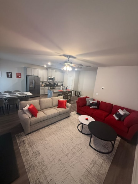 Primary Photo - 281 Turtle Creek Dr