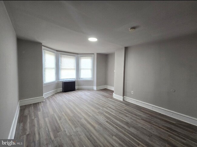 Building Photo - 6149 W Columbia Ave