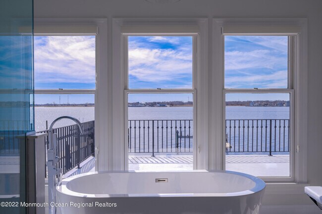 Building Photo - 709 Princeton Ave