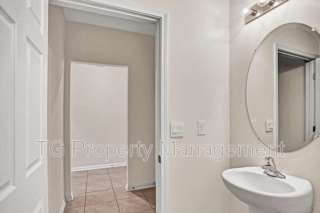 Building Photo - 443 Coastline Way