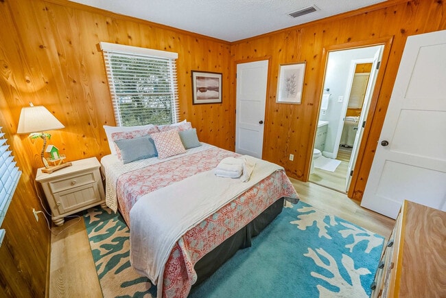 Building Photo - 4240 Johnston Ln