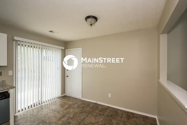 Building Photo - 3 Bedroom Pet-Friendly Home in Stone Mountain, GA with Main Street Renewal