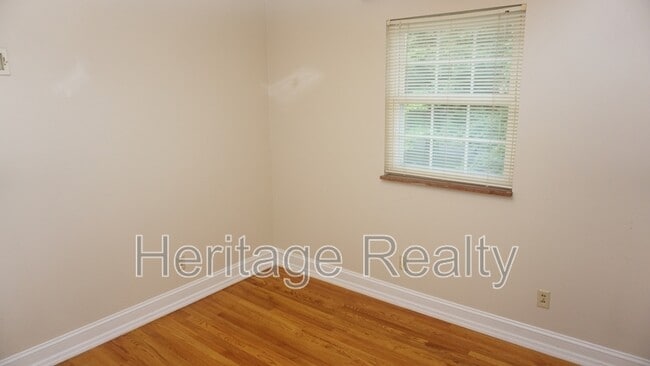 Building Photo - 529 Bardon Rd NW