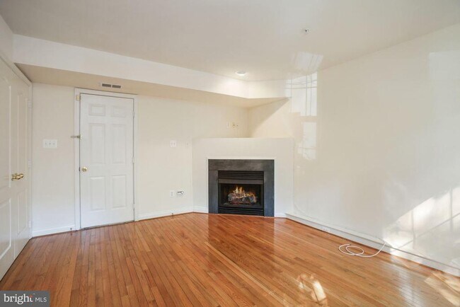 Building Photo - 207 Garden View Way