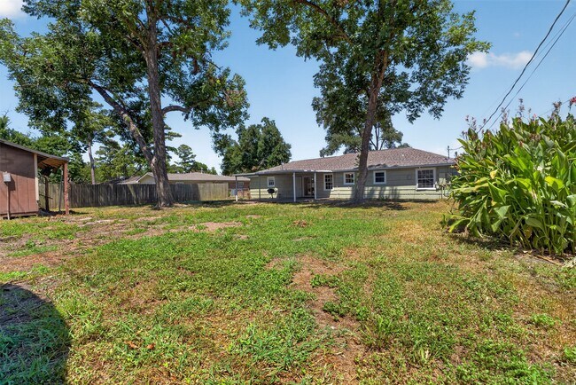 Building Photo - 1409 Wycliffe Dr