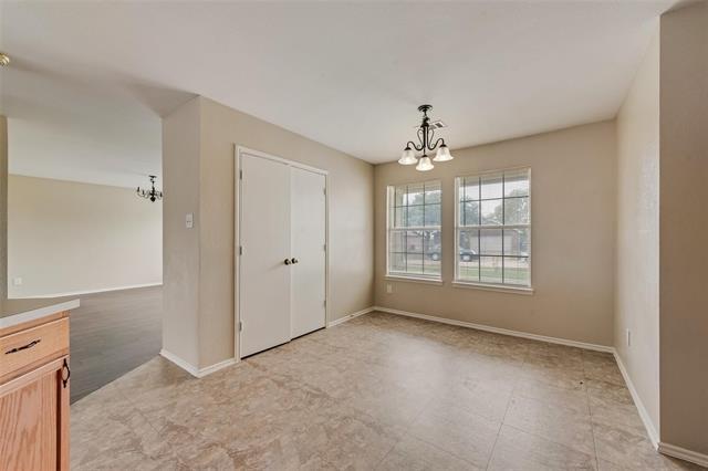 Building Photo - 2112 Chisolm Trl