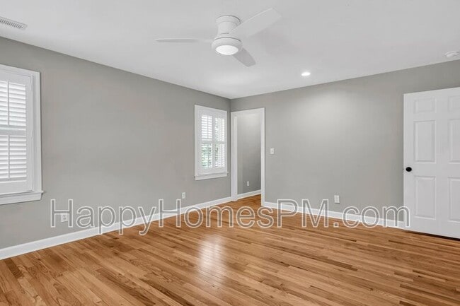 Building Photo - 236 Bayview Drive