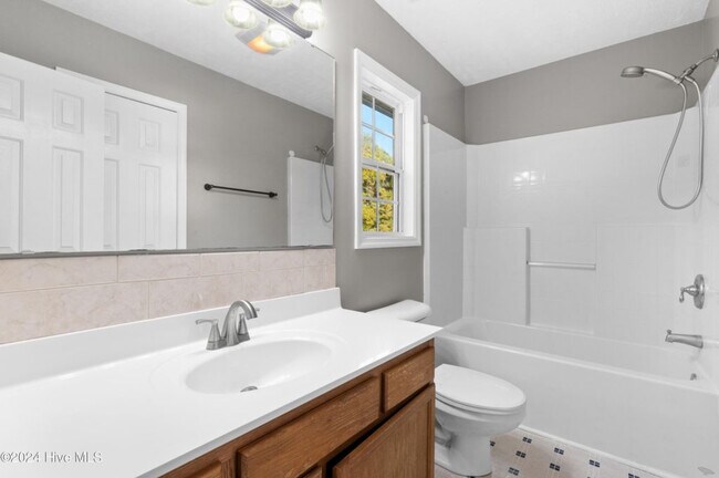 Building Photo - 208 Yearling Loop