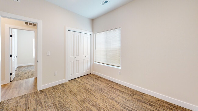 Building Photo - 1120 N Joye St