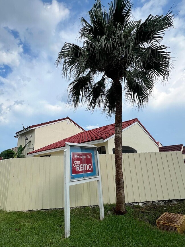 Building Photo - 3004 San Remo Cir