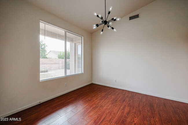 Building Photo - 4603 W Villa Linda Dr