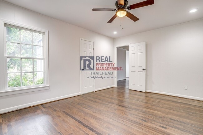 Building Photo - Spacious 3 bed 2 bath Monticello Duplex with Loft