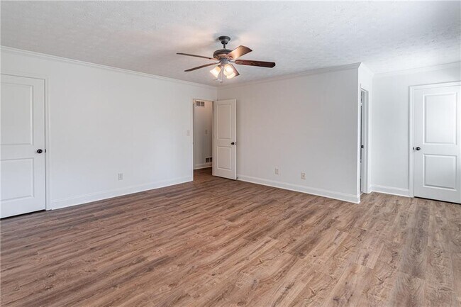 Building Photo - 9630 Pine Thicket Way