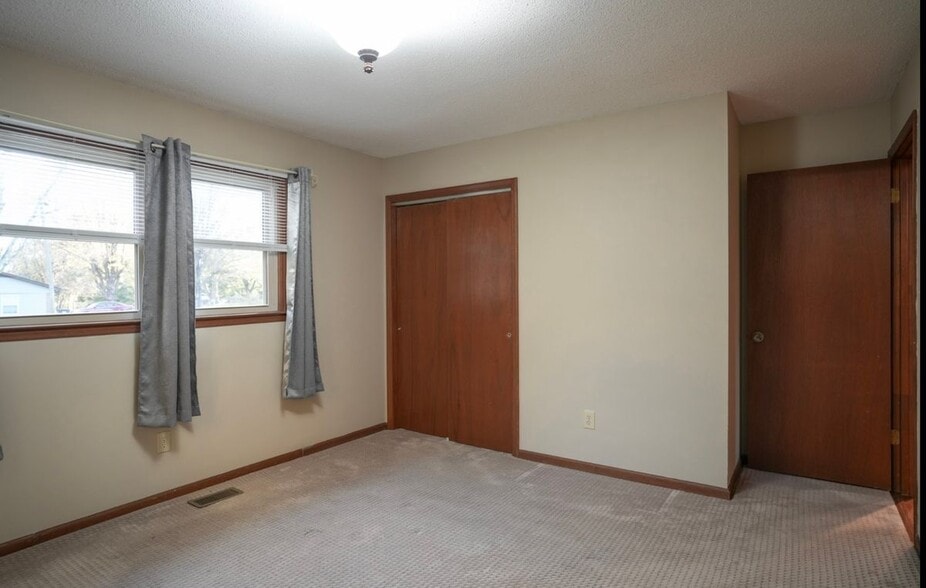 Building Photo - 116 Harriet Ln