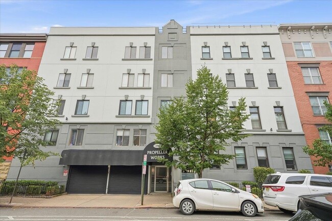 Building Photo - 1110 Clinton St