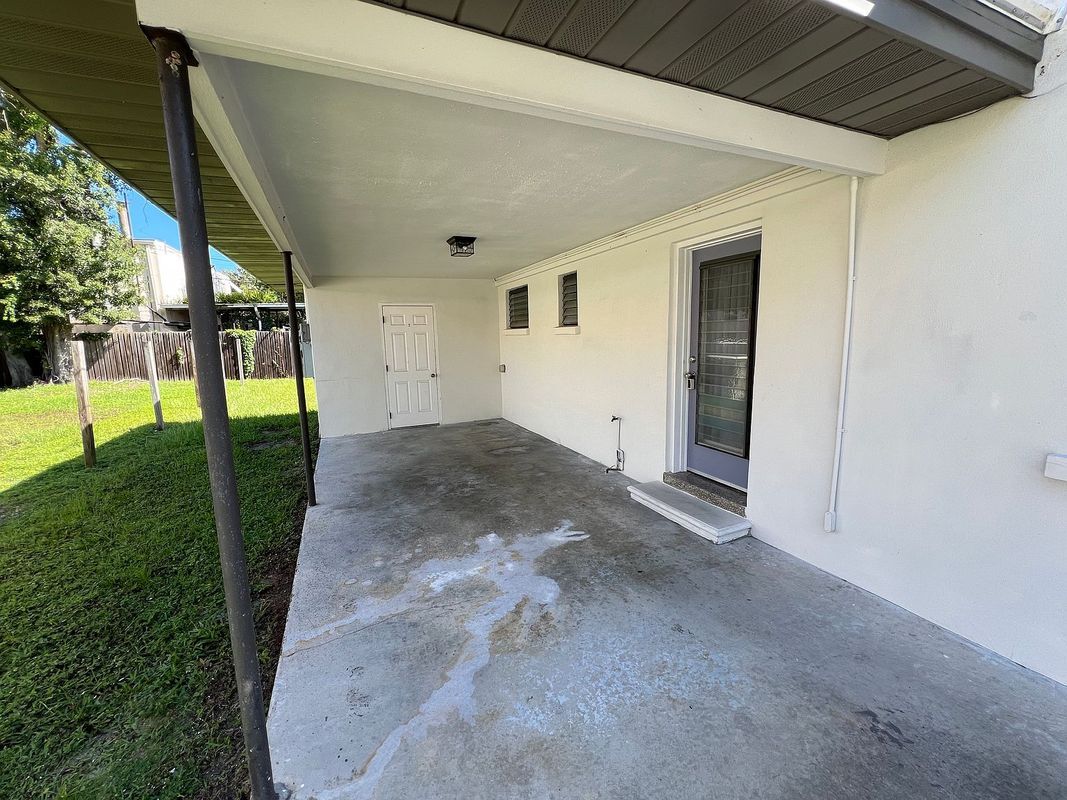 Building Photo - 2325 Belmar Dr