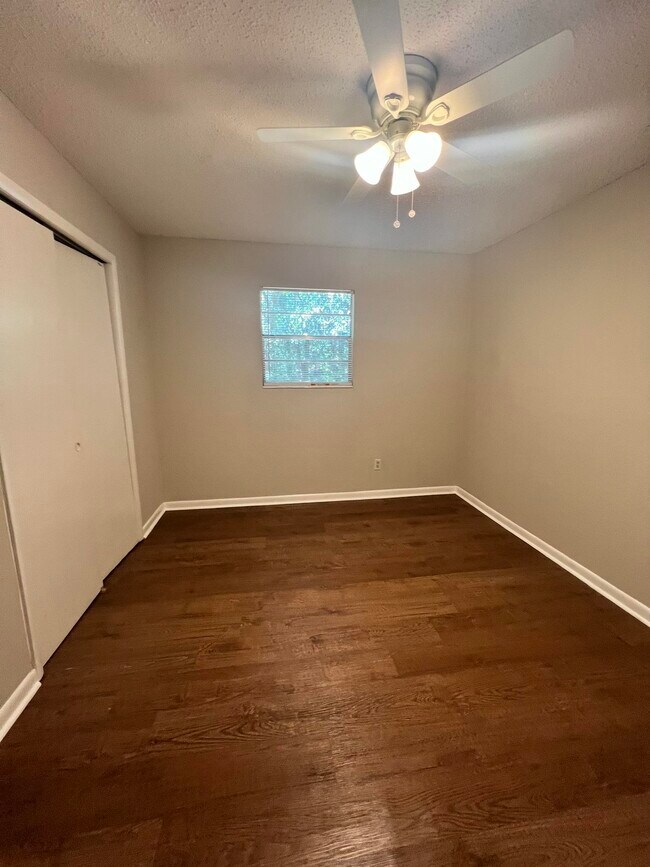 Building Photo - 2406 Ramblewood Ct