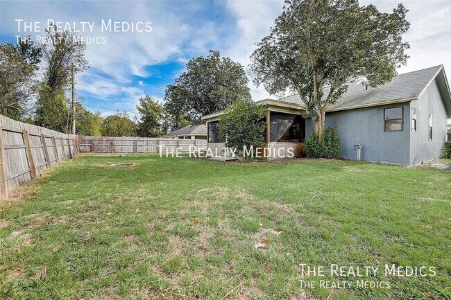 Building Photo - 1886 Elkcam Blvd