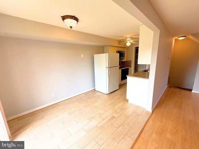 Building Photo - 5 Coliston Rd