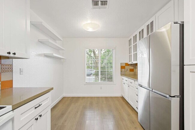 Building Photo - Updated Wildhorse Home | 2 Bed, 2 Bath | Corner Lot | Pets OK | W/D + Landscaping Included