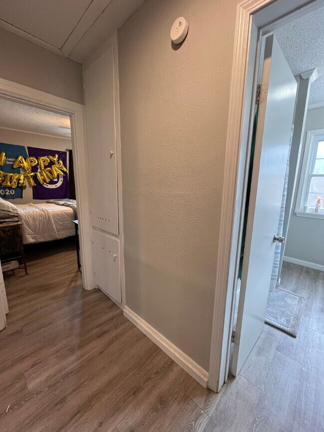 Building Photo - Spacious 4 Bedroom Home for Roommates in Tech Terrace - Pre-Leasing for Summer/Fall 2026