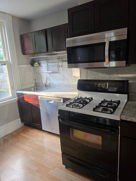 Kitchen - 68 Southern Ave