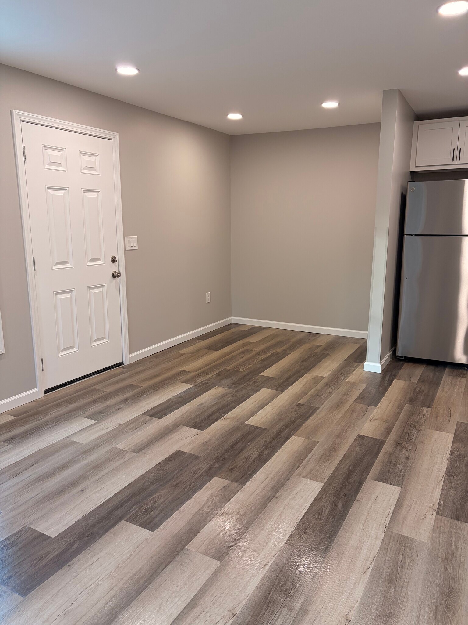 backdoor breakfast nook and living room - 1 Holding Ln