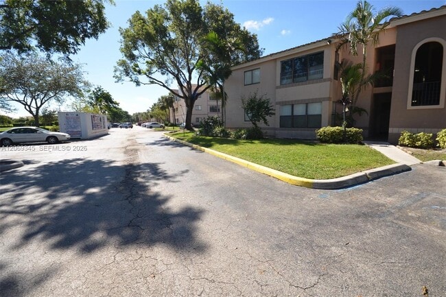 Building Photo - 2796 S University Dr