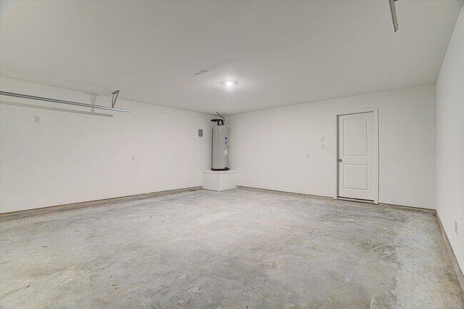 Building Photo - 390 LUCIA Way