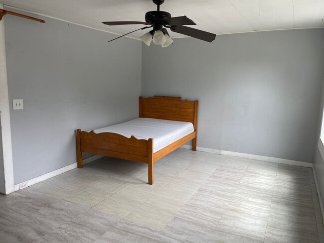 Building Photo - 2 BED, 1 BATH HOME LOCATED IN STAR